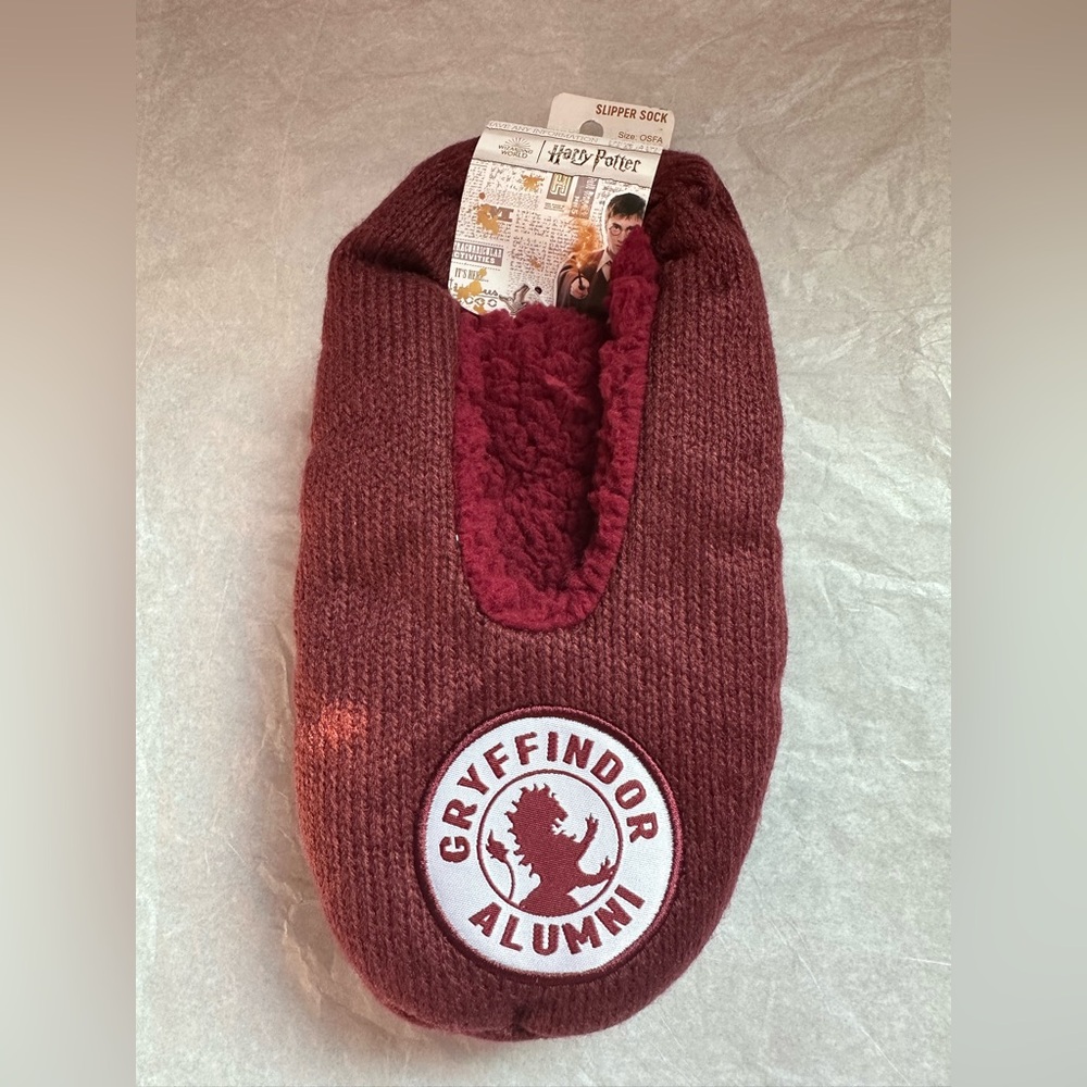 Harry Potter Gryffindor Alumni Slipper Socks — BoxLunch Exclusive